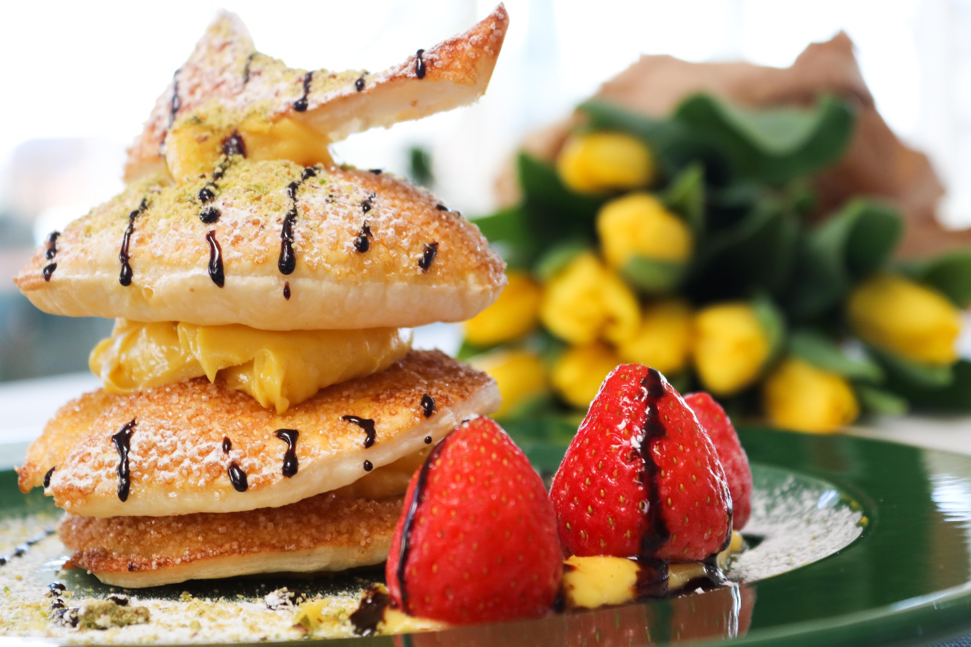 Sfogliatelle with cream