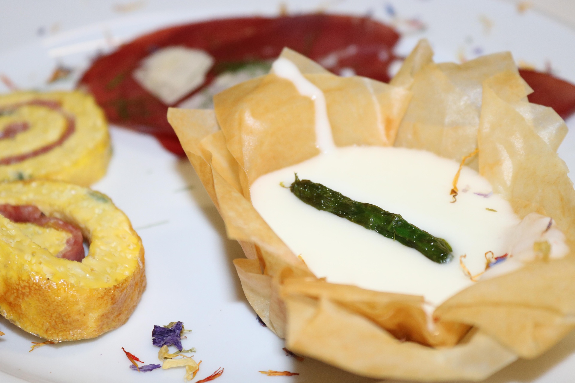 Filo pastry basket